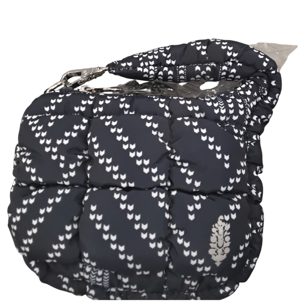 Free People FP Movement Printed Micro Pouch Navy Chevron Stitch Puffer Bag A2846